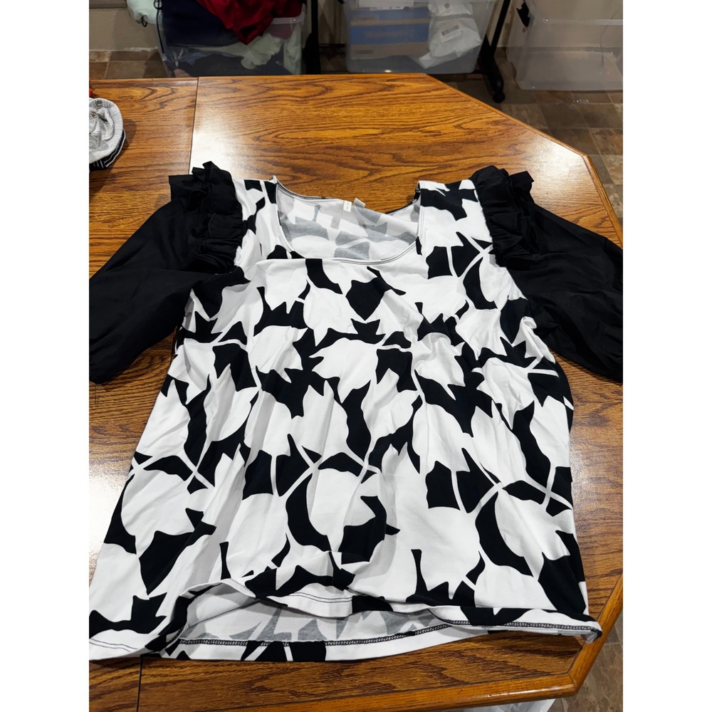 Cato Womens XL Black White Abstract Print Ruffle Shoulder Short Sleeve Blouse
